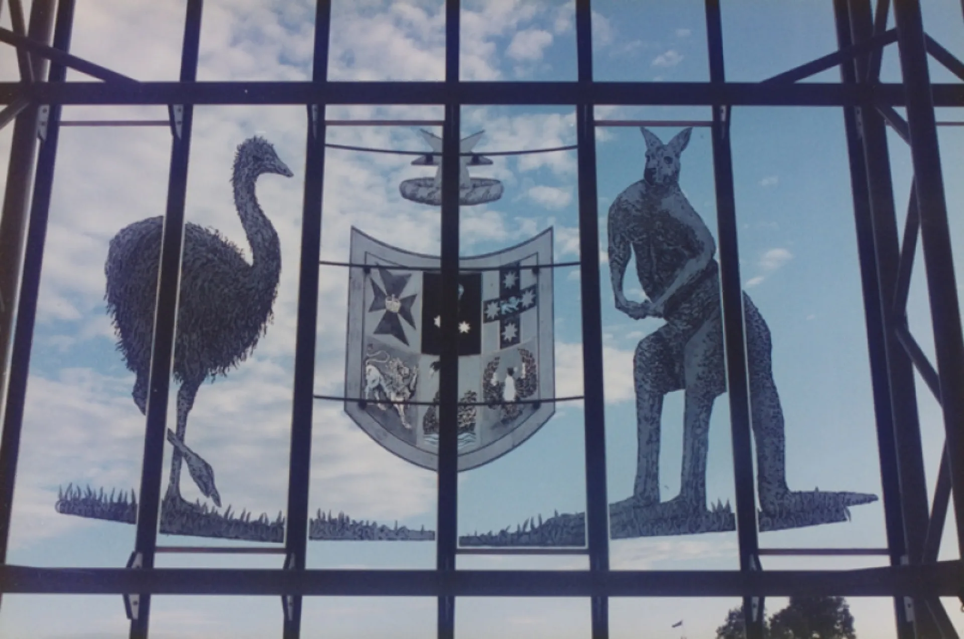 Commonwealth Coat of Arms 1979